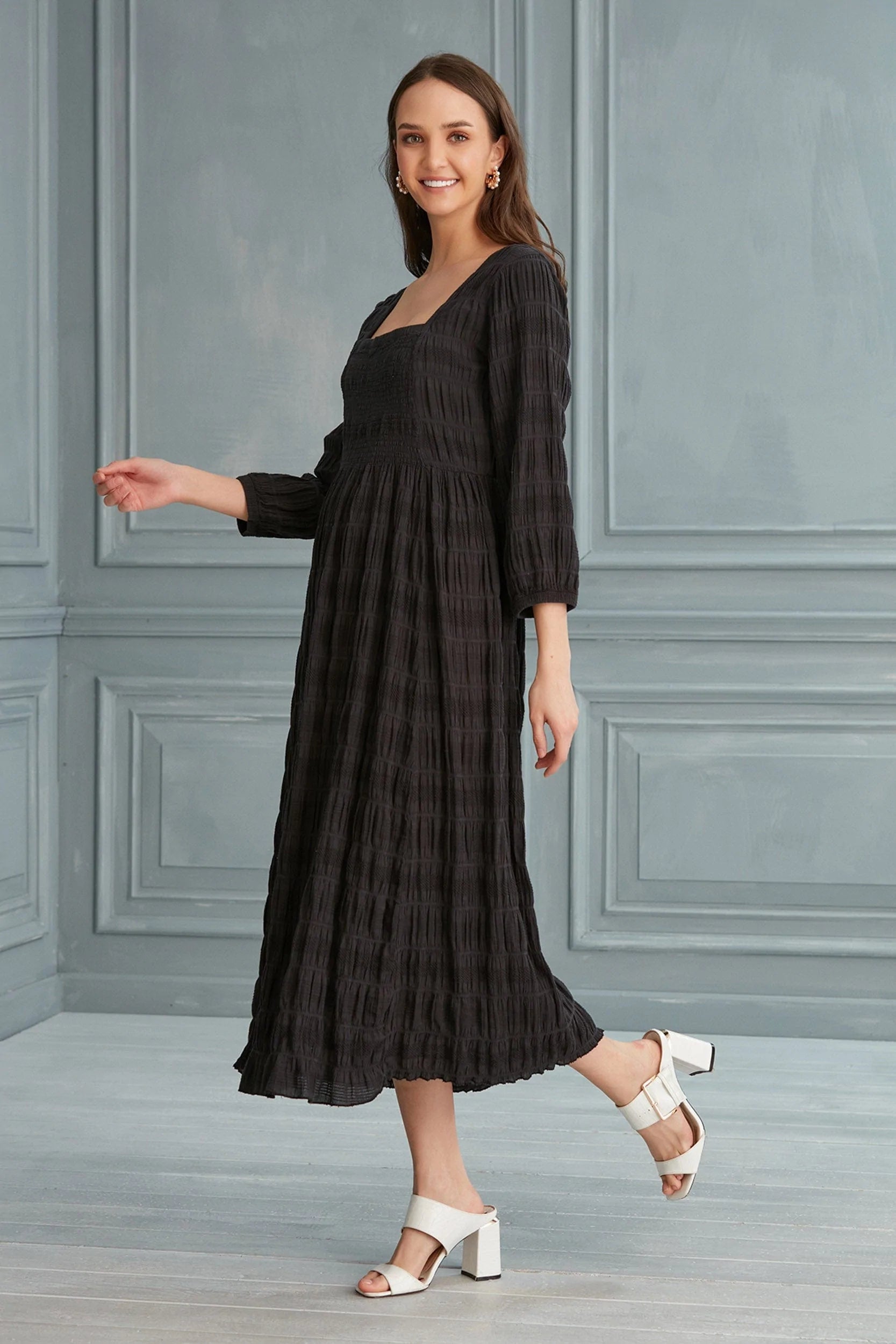 http://www.begonville.co/cdn/shop/products/begonville-elbise-suki-kare-yakali-midi-elbise-siyah-33686712254655.webp?v=1672845644