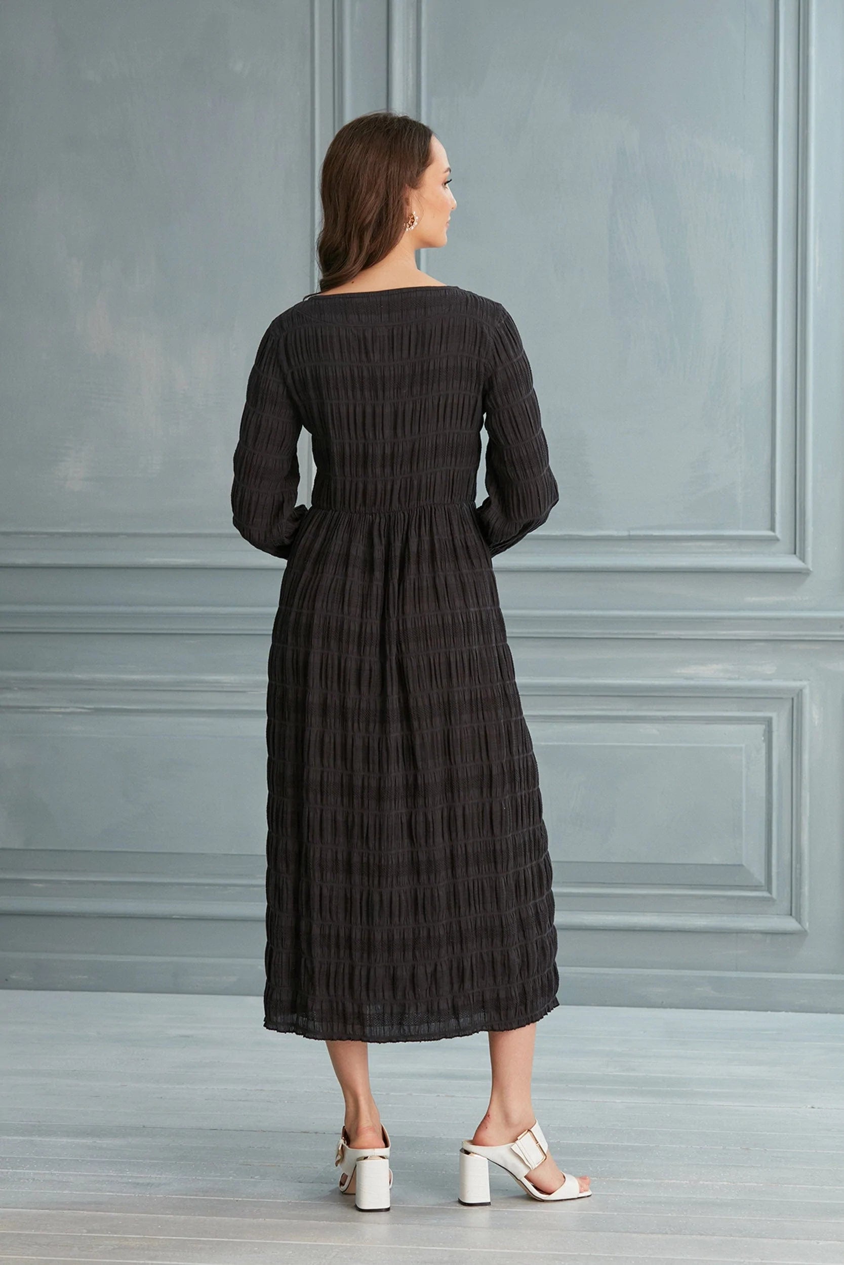 Begonville Midi Dress Suki Square Neck Midi Dress - Black