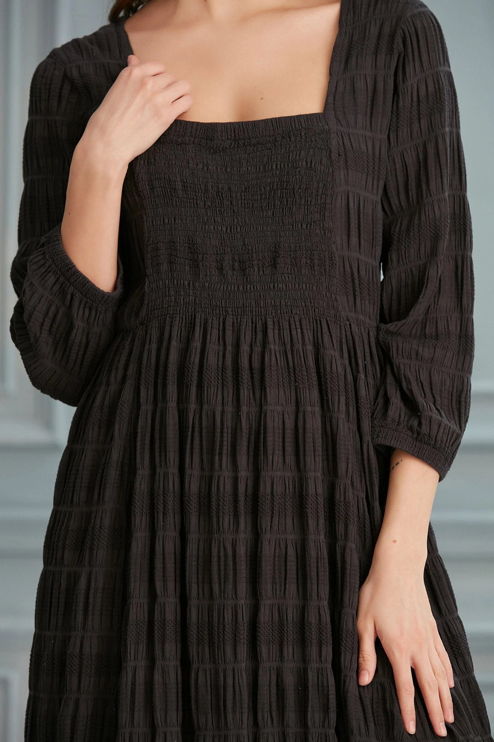 Begonville Midi Dress Suki Square Neck Midi Dress - Black