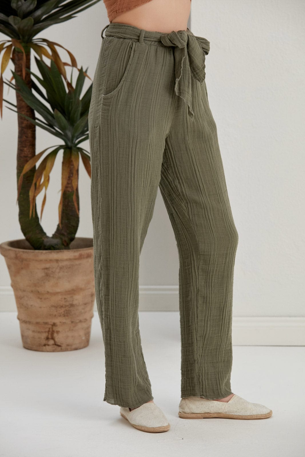 Begonville Fia Belted Gauze Cotton Loose Pants - Olive