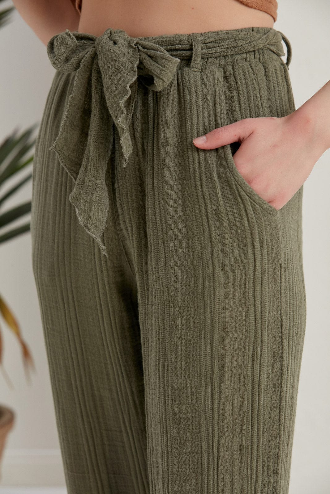 Begonville Fia Belted Gauze Cotton Loose Pants - Olive
