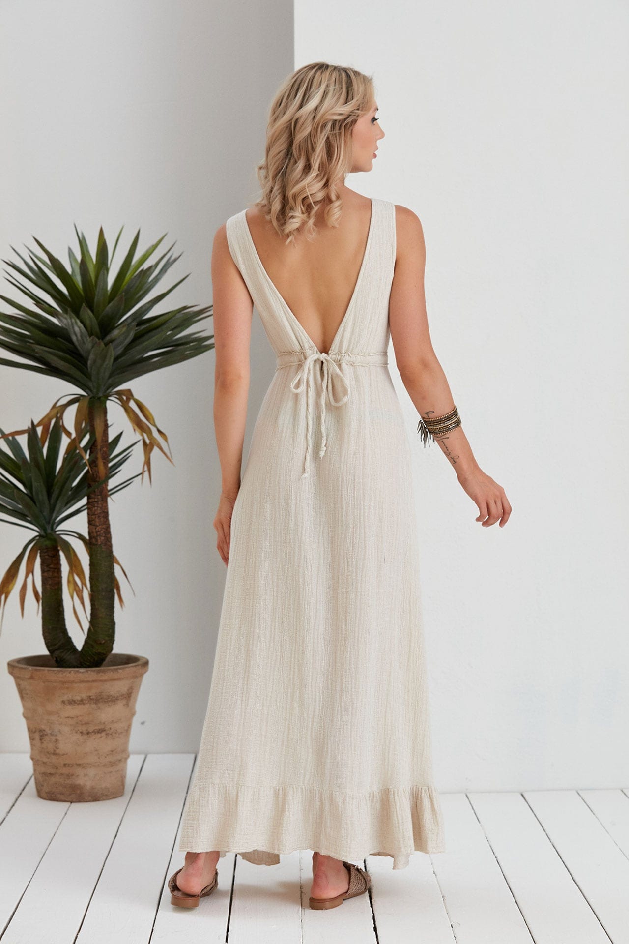 Lucy Cinched Waist Flowy Dress - Linen Ecru | Begonville Lucy Cinched Waist Flowy Dress - Linen Ecru | Begonville